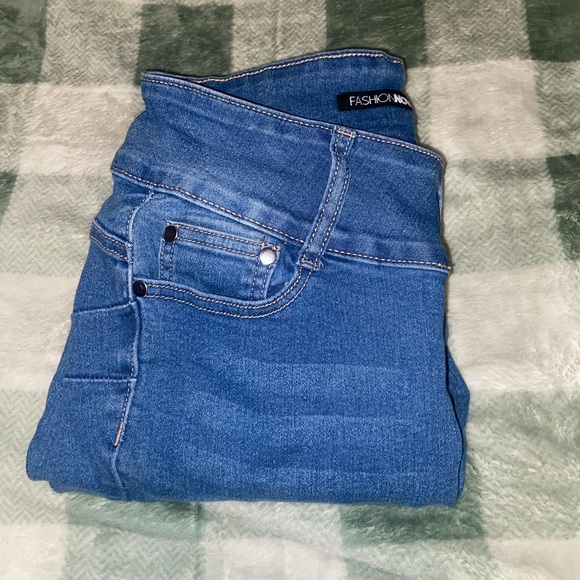 Fashion Nova High-Waisted Skinny Jeans - Picture 4 of 4